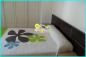 Se alquila en Estepona piso amueblado de 80 m2 distribuidos con 2 dormitorios con armarios empotrados, recibidor, sal&oacute;n-comedor, cocina independiente y equipada, despensa, aseo, ba&ntilde;o con hidromasaje y garaje. Ref.: PDQ112